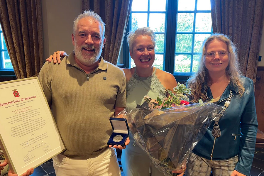 Erepenning voor Frank Schraven en Leon van den Heuvel